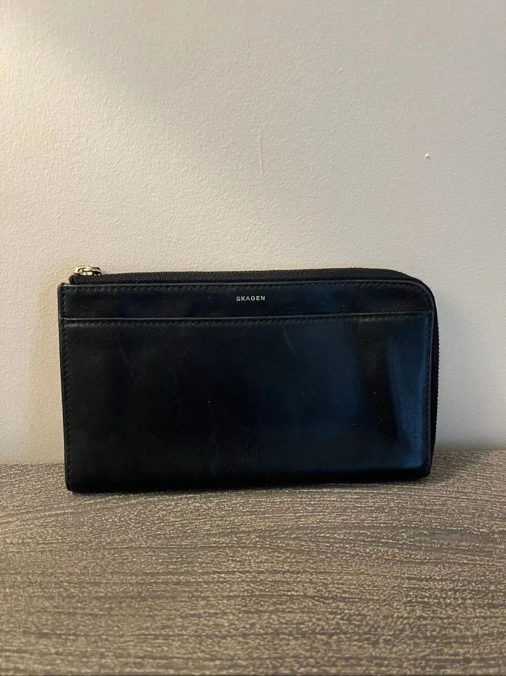 Skagen Black Leather Zip Wallet Pouch